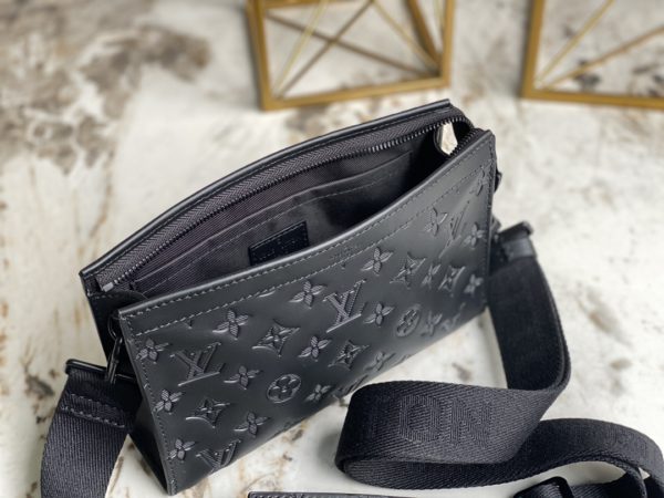 Louis Vuitton Two-Piece Men's Alpha Wearable Wallet - Image 4