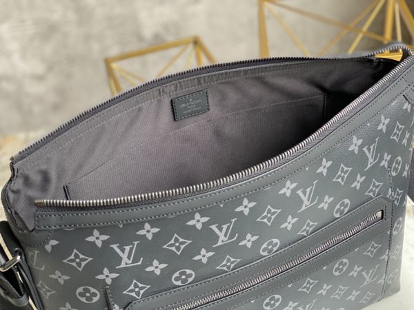 Louis Vuitton Men's ODYSSEY Medium Messenger Bag - Image 2