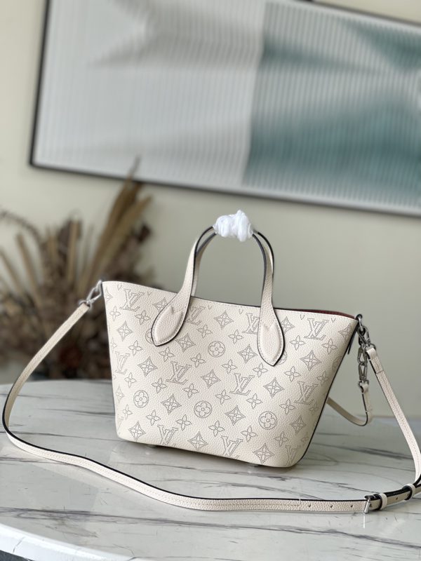 Louis Vuitton White Blossom Small Handbag - Image 9