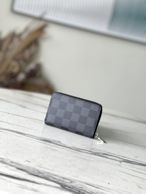 Louis Vuitton Dainty Zippy Coin Purse - Image 2