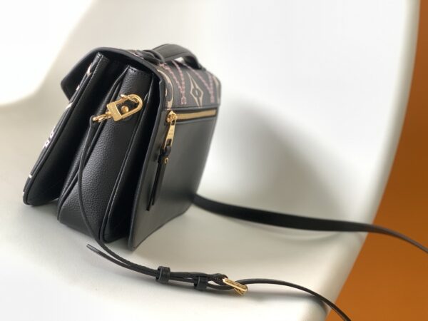 Louis Vuitton Pochette Metis Handbag - Black - Image 5