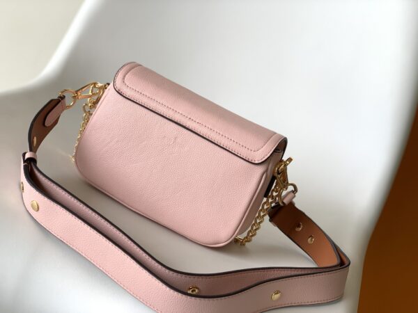 Louis Vuitton Lockme Tender Handbag - Pink - Image 4