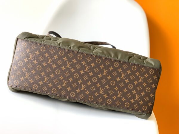 Louis Vuitton OnTheGO Large Handbag - Gray - Image 3