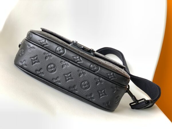 Louis Vuitton S Lock Messenger Bag - Black - Image 3