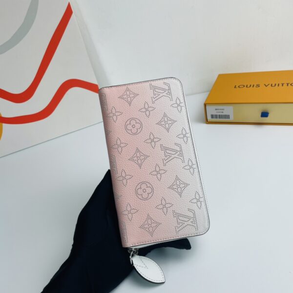 Louis Vuitton Soft Mahina Leather Zippy Wallet - Pink - Image 5