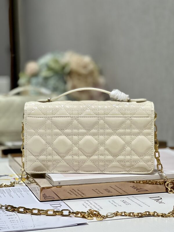 Dior Pearl Clutch - Patent Leather White - Image 4