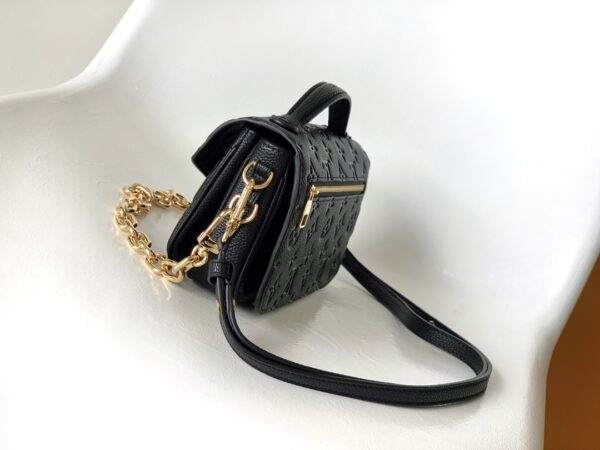 Louis Vuitton Pochette Métis East West Handbag - Black - Image 5