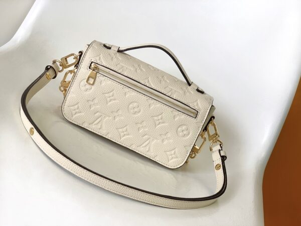 Louis Vuitton Pochette Métis East West Handbag - White - Image 3