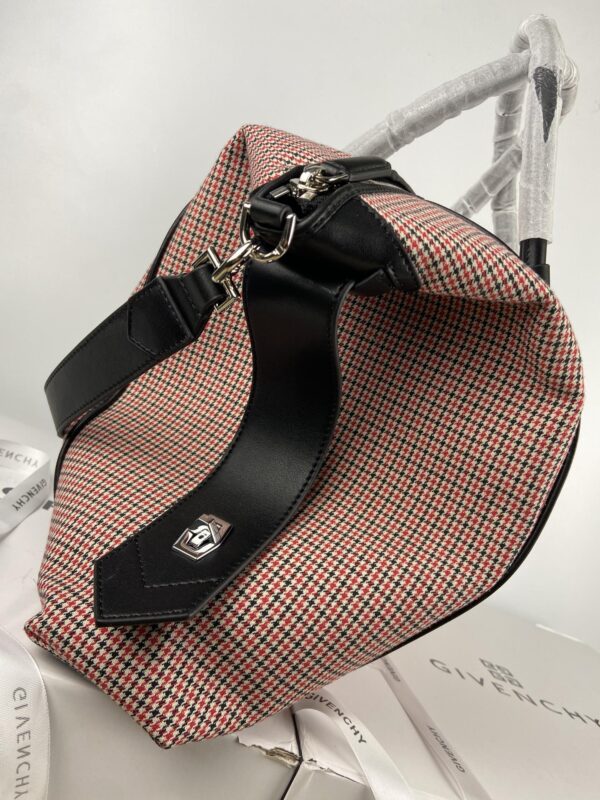 Givenchy Houndstooth Antigona Medium Handbag - Red - Image 2