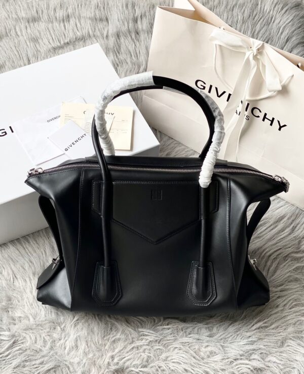 Givenchy G’s Antigona Lock Soft Handbag - Black - Image 5